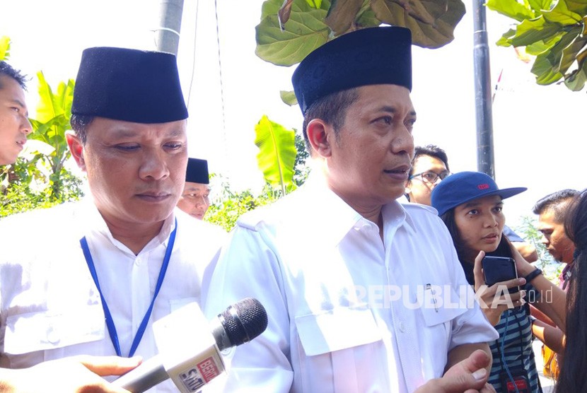 Wakil Ketua Umum Partai Gerindra, Ferry Juliantono memberikan keterangan pers usai digelar pembukaan Rakornas Partai Gerindra, di Padepokan Garudyaksa, Hambalang, Bogor, Jawa Barat, Rabu (11/4). 