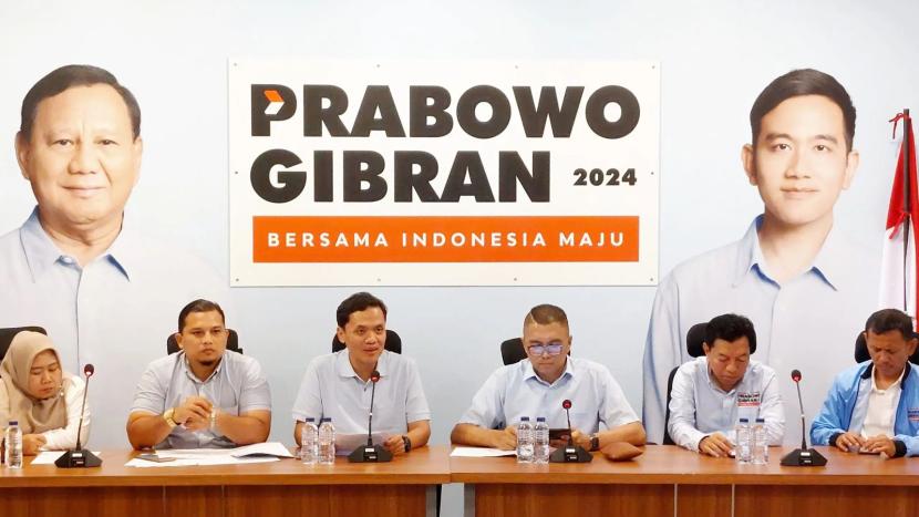 Wakil Komandan Tim Hukum TKN Prabowo Gibran, Habiburokhman meminta setiap pasangan Calon nomor urut 1, Anies Muhaimin mengedepankan etika dan menghormati netralitas TNI dalam Pemilu 2024. 