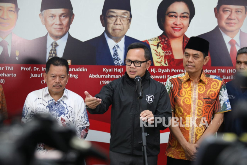 Wakil Menteri Dalam Negeri (Wamendagri) Bima Arya Sugiarto di Kantor Badan Pengembangan Sumber Daya Manusia (BPSDM) Kementerian Dalam Negeri (Kemendagri), Jakarta Selatan, Sabtu (21/6/2025).