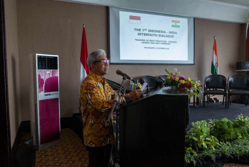 Wakil Menteri Luar Negeri, AM Fachir membuka Dialog Lintas Agama Indonesia-India di Yogyakarta, Rabu (3/10).