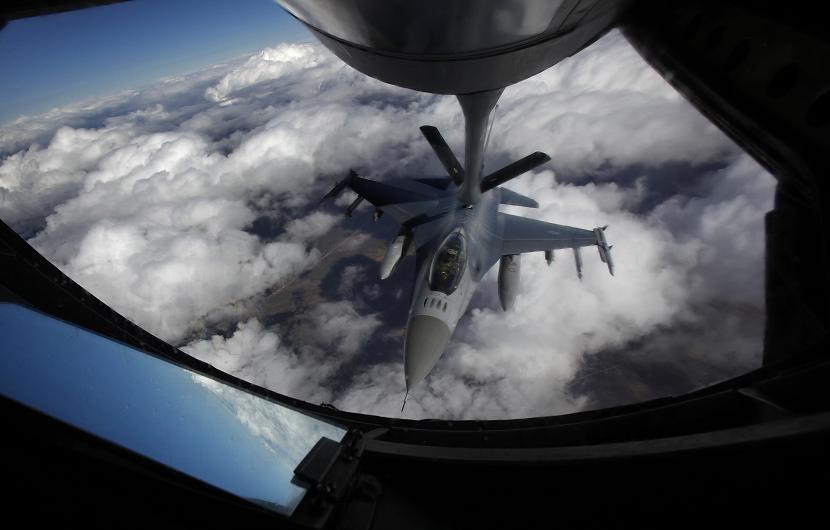 Wakil Menteri Luar Negeri Rusia Alexander Grushko mengatakan negara-negara Barat akan menghadapi risiko-risiko yang luar biasa berat jika mereka memasok jet tempur F-16 ke Ukraina