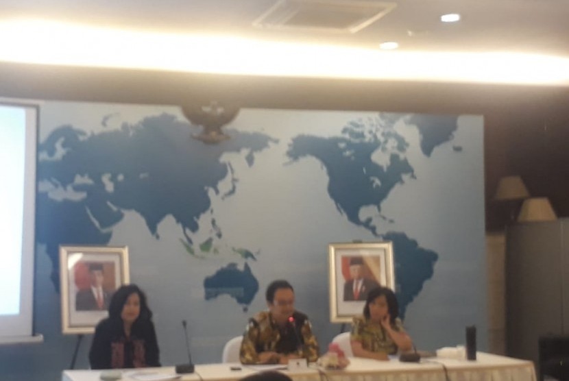 Wakil Menteri Perdagangan Jerry Sambuaga menggelar konferensi pers mengenai isu biofuel di WTO di Jakarta, pada Selasa, (7/1).