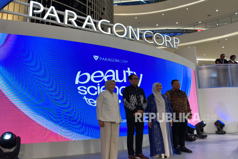 Wakil Menteri Perindustrian Faisol Riza secara resmi membuka Beauty Science Tech 2024 di Senayan City, Jakarta, Kamis (28/11/2024). Acara yang diinisiasi Paragon Corp ini digelar selama empat hari hingga Ahad. 