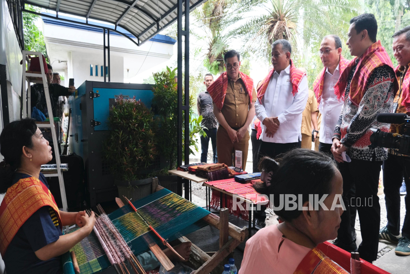 Wakil Menteri Usaha Mikro, Kecil, dan Menengah (UMKM) Helvi Moraza, melakukan kunjungan kerja ke Kantor PT Permodalan Nasional Madani (PNM) Cabang Medan, Sumatera Utara, Selasa (21/1).