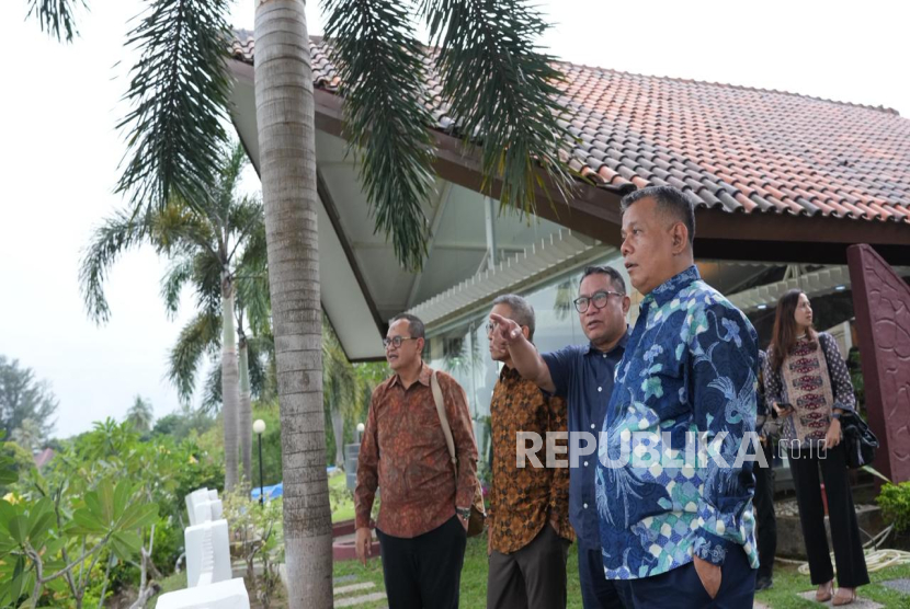 Wakil Menteri Usaha Mikro, Kecil, dan Menengah (UMKM) RI bersama Badan Pengusahaan Batam (BP Batam) dan Bank Rakyat Indonesia (BRI) resmi menjalin kolaborasi strategis untuk memperkuat ekosistem pengembangan UMKM di Kota Batam.