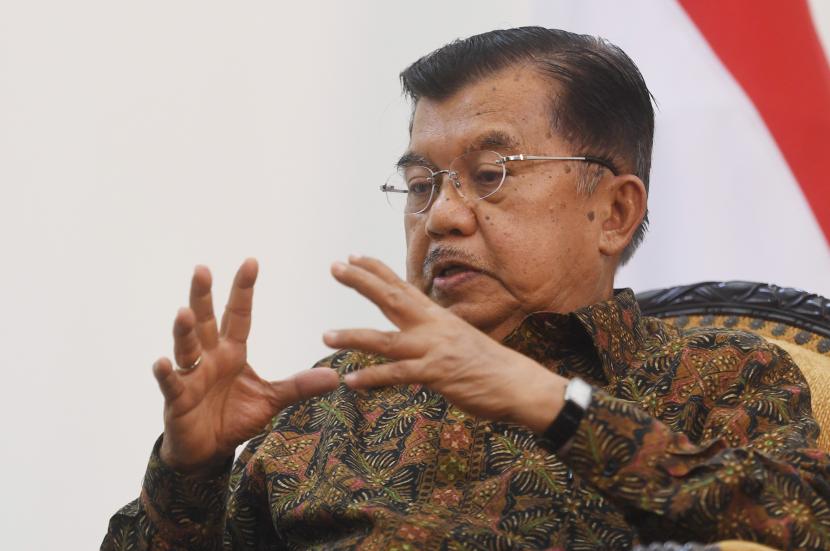JK Kecam Keras Aksi Pembakaran Mimbar Masjid Raya Makassar. Ketua Dewan Masjid Indonesia Jusuf Kalla.