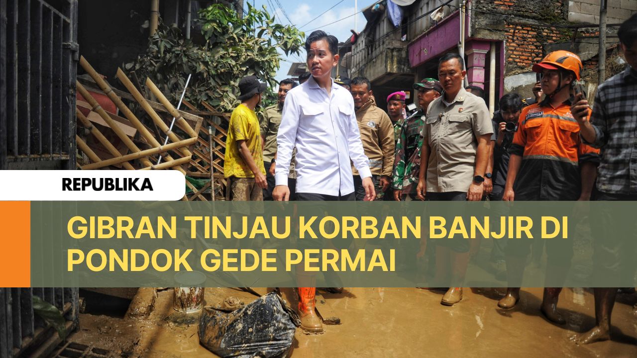 Wakil Presiden Gibran Rakabuming Raka saat meninjau lokasi yang terdampak banjir di Perumahan Pondok Gede Permai, Bekasi, Jawa Barat, Rabu (5/3/2025).