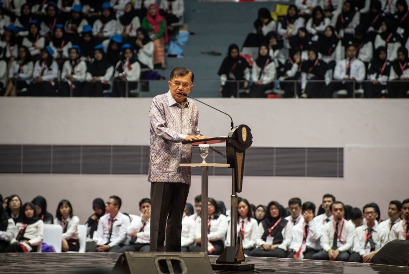 Wakil Presiden Jusuf Kalla berbicara dalam acara Presidential Lecture 2019 di Istora Senayan, Jakarta, Rabu (24/7/2019).