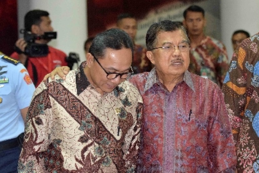 Wakil Presiden Jusuf Kalla bersama Ketua MPR Zulkifli Hasan.