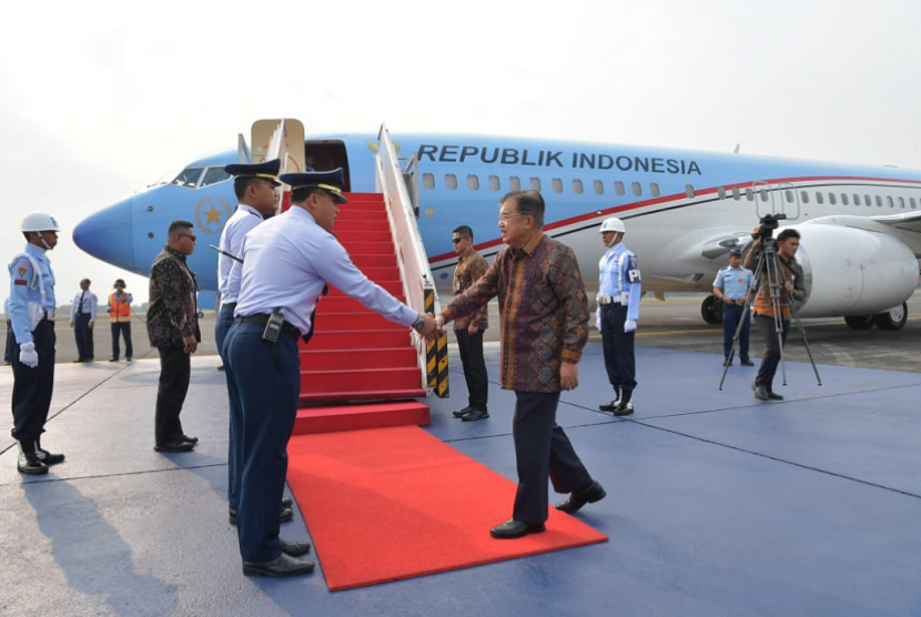 Wakil Presiden Jusuf Kalla bertolak dari Halim Perdanakusuma untuk kunjungan kerja ke Yogyakarta, Kamis (10/10).