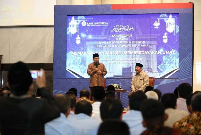 Wakil Presiden Jusuf Kalla (JK) mengisi kajian bakda zhuhur di Masjid Baitul Ihsan, Bank Indonesia, Rabu (8/8).