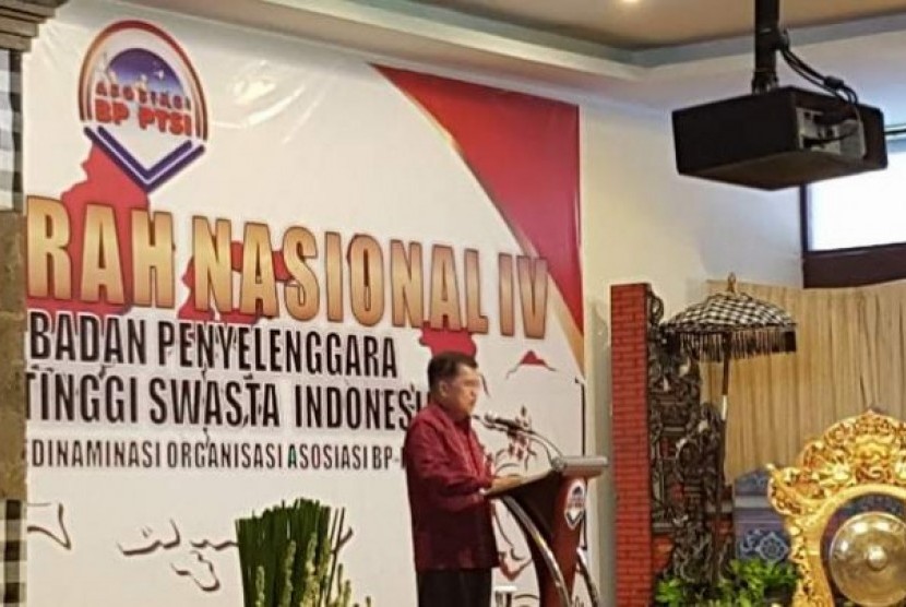 Wakil Presiden  Jusuf Kalla membuka Munas IV Asosiasi Badan Pengurus Perguruan Tinggi Swasta Indonesia (ABP-PTSI) di Denpasar, Bali.