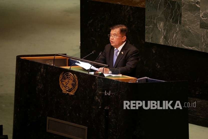 Wakil Presiden Jusuf Kalla menyampaikan pernyataan Indonesia di sesi Debat Umum Sidang Majelis Umum PBB ke-73 di Markas Besar PBB, New York, Kamis (27/9).