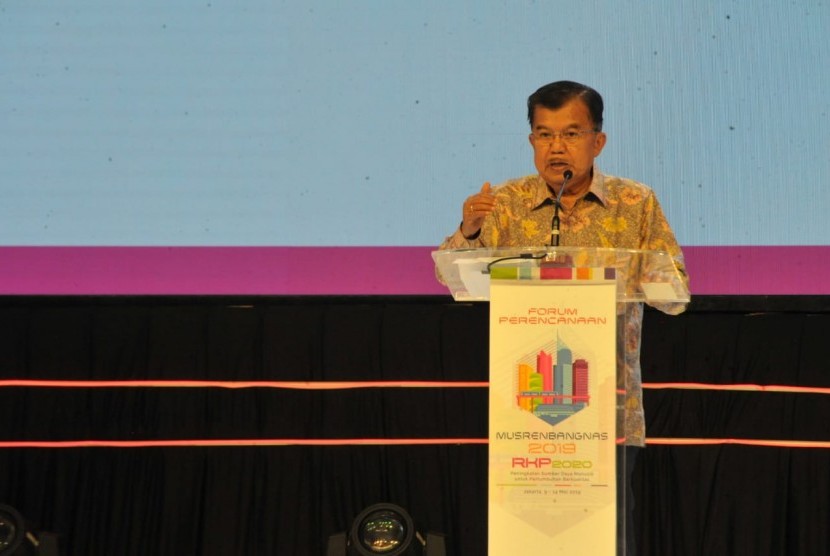Wakil Presiden Jusuf Kalla saat memberikan sambutan  dalam acara Musrembang 2019, di Hotel Shangri-La, Jakarta, Kamis (9/5).