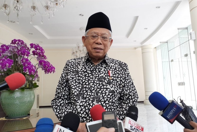 Wakil Presiden KH Maruf Amin saat diwawancarai wartawan di Kantor Wakil Presiden, menyatakan harapannya untuk Republika di ulang tahun Republika ke-27..
