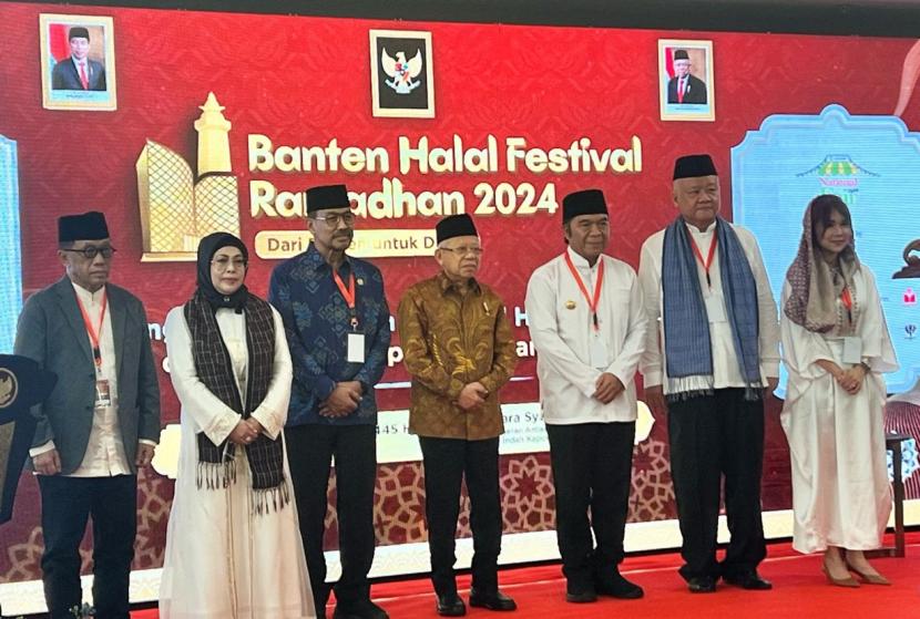 Wakil Presiden KH Maruf Amin saat membuka Banten Halal Festival Ramadhan: Dari Banten untuk Dunia, yang digelar di Menara Syariah Pantai Indah Kapuk (PIK) 2, Kosambi, Kabupaten Tangerang, Provinsi Banten.