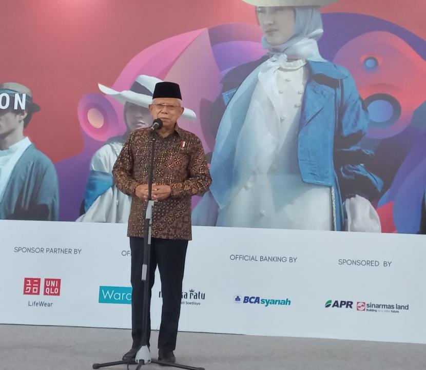 Wakil Presiden Maruf Amin mendorong peningkatan pasar pangsa pasar aset keuangan syariah di Indonesia hingga 16 persen. Saat ini, kata Maruf, berdasarkan laporan Otoritas Jasa Keuangan (OJK) pangsa pasar aset keuangan syariah baru 11 persen dari total nilai aset keuangan Indonesia.