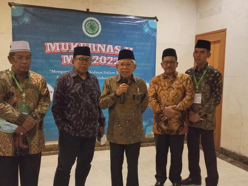 Wakil Presiden Maruf Amin dalam keterangan persnya usai menghadiri Mukernas MUI di Grand Sahid Jaya, Jakarta, Kamis (8/12). 