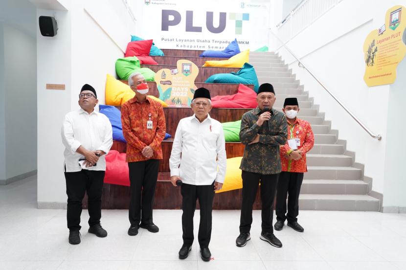 Wakil Presiden Maruf Amin dalam keterangan persnya usai meresmikan PLUT KUMKM di Semarang, Jawa Tengah, Selasa (27/12). 