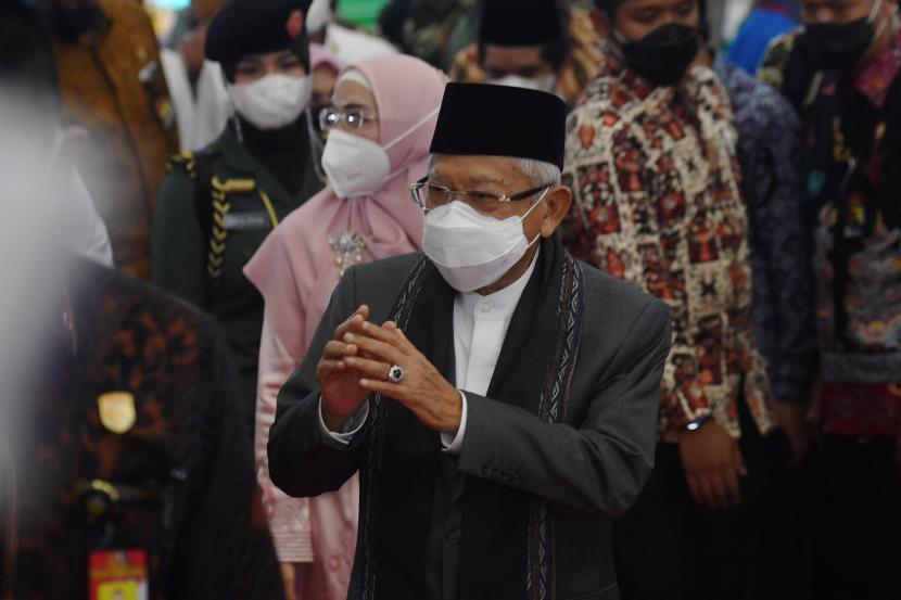 Wakil Presiden Ma'ruf Amin menyoroti banyaknya produk halal Indonesia yang diekspor tetapi tidak tercatat sebagai ekspor halal.