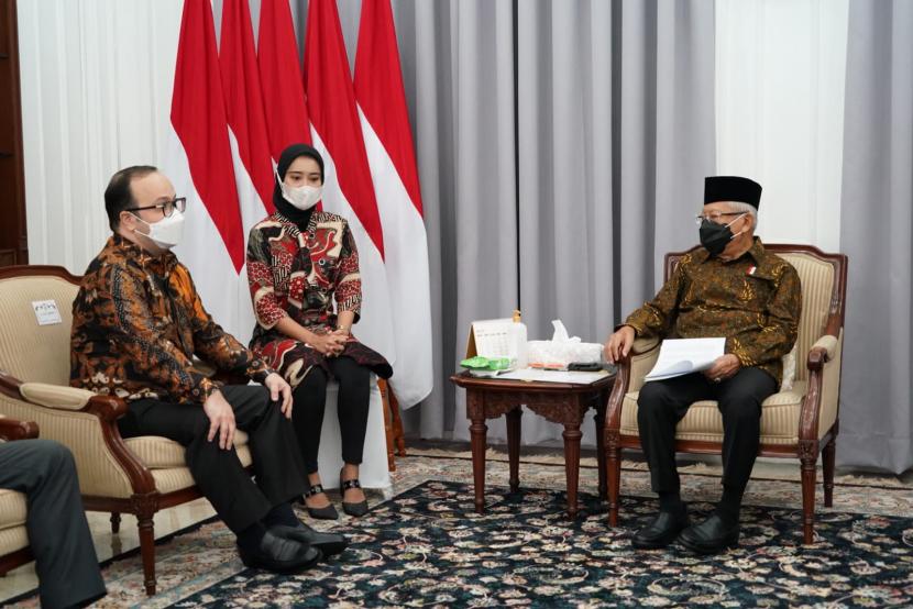 Wakil Presiden Maruf Amin menerima Duta Besar Azerbaijan untuk Indonesia Jalal Mirzayev di Kediaman Dinas Wapres, Jakarta, Selasa (21/6).