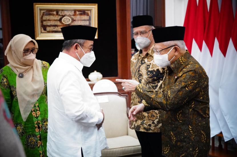 Wakil Presiden Maruf Amin menerima Pimpinan Pusat Muhammadiyah berkaitan pelaksanaan Muktamar Muhammadiyah di kediaman resmi Wapres, Jakarta, Selasa (15/11/2022). 