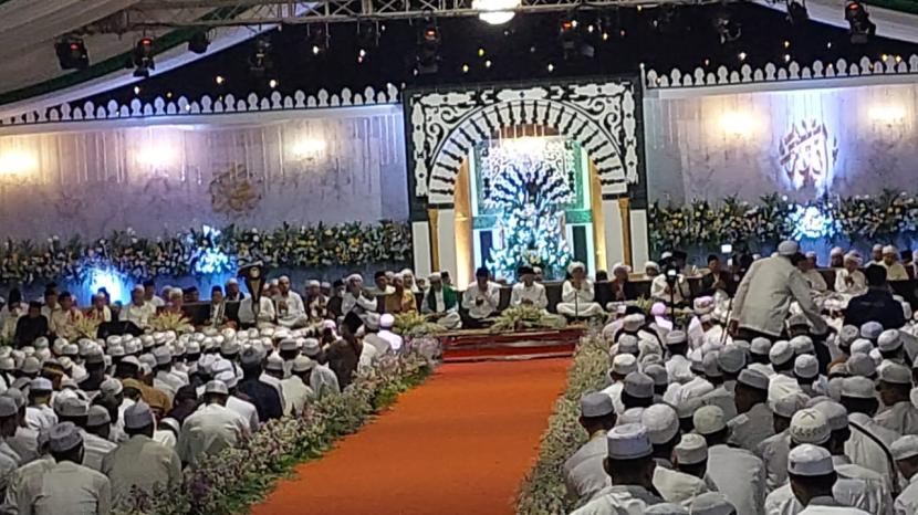 Wakil Presiden Maruf Amin menghadiri acara peringatan Haul Akbar ulama besar kharismatik di Kalimantan Selatan Muhammad Zaini bin Abdul Ghani al-Banjari atau Abah Guru Sekumpul di Banjar, Kamis (26/1/2023).