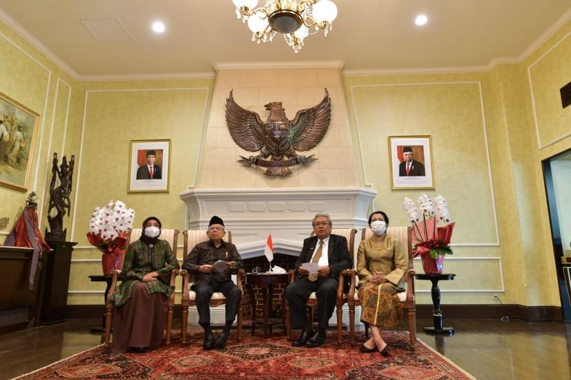 Wakil Presiden Maruf Amin menghadiri undangan dialog dengan warga negara Indonesia (WNI) di Jepang di Wisma Duta Kedutaan Besar Republik Indonesia (KBRI), 5 Chome 2-26, Higashigotanda, Shinagawa City, Tokyo, Senin (26/9/2022). 