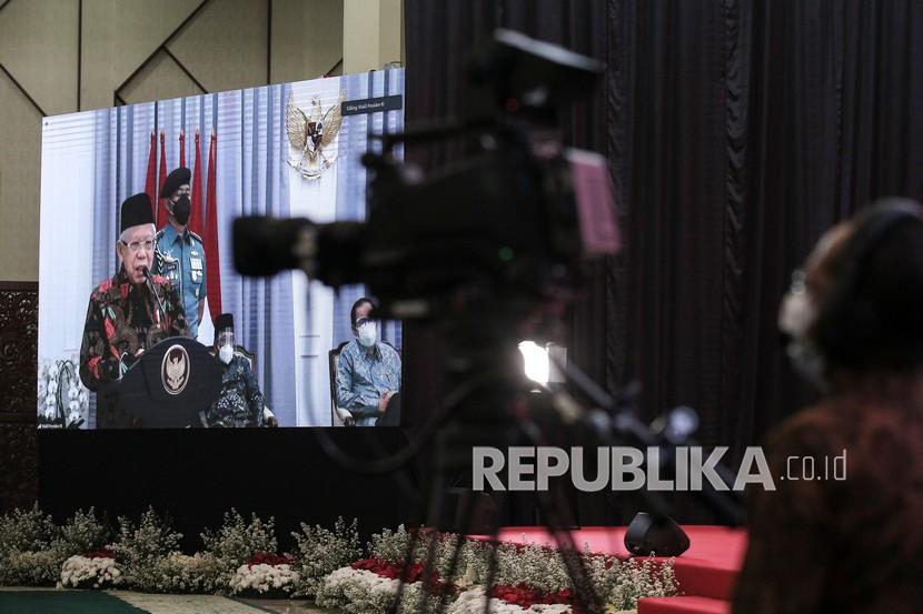 Ketua MPR Bambang Soesatyo menyampaikan sambutan pada peringatan Hari Konstitusi dan Ulang Tahun ke-76 MPR RI di Gedung Nusantara IV, Kompleks Parlemen, Senayan, Jakarta, Rabu (18/8/2021). Ketua MPR berharap Hari Konstitusi diperingati oleh seluruh elemen bangsa dalam satu rangkaian dengan peringatan Hari Kemerdekaan Republik Indonesia. 