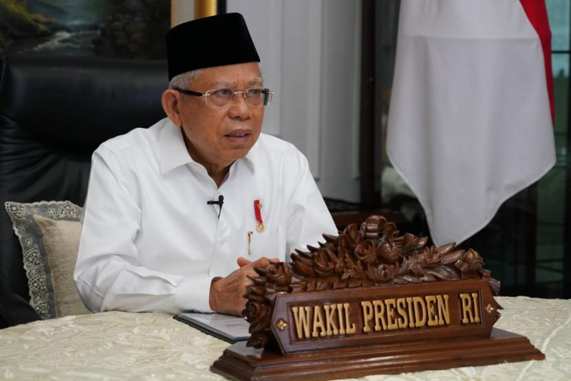 Wapres-Menkeu Bahas Pendanaan Kesejahteraan Papua. Foto: Wakil Presiden Maruf Amin saat acara peluncuran Buku Pandemi Corona: Virus Deglobalisasi, Masa Depan Perekonomian Global dan Nasional melalui video conference dari kediaman resmi Wapres, Jakarta, Senin (13/7). 