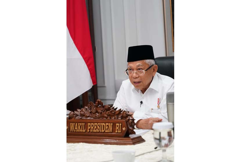 Wakil Presiden KH Ma'ruf Amin saat konferensi video dengan Asosiasi Bank Syariah Indonesia (Asbisindo), sebagaimana keterangan yang diterima, Rabu (10/6).