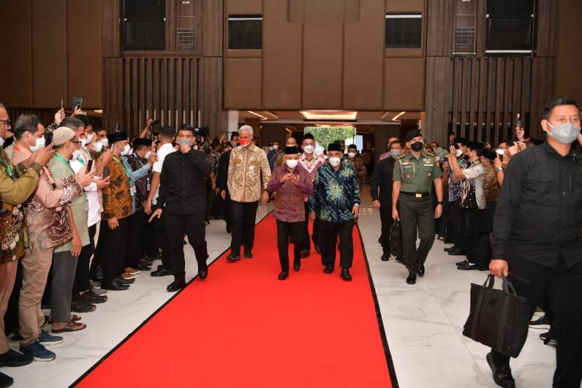 Wakil Presiden Maruf Amin saat membuka Muktamar Nasional ke-41 Al Irsyad Al Islamiyyah di Hotel Java Heritage, Sokanegara, Purwokerto, Rabu (23/11). 