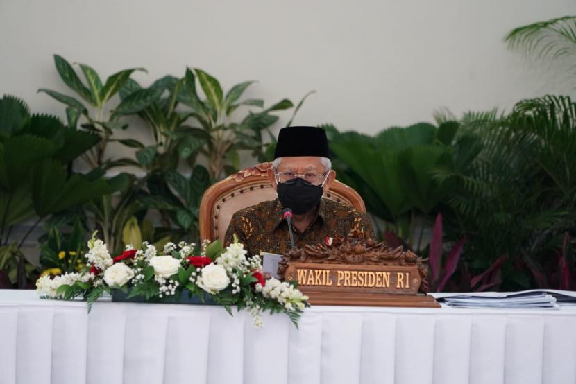 Wakil Presiden Maruf Amin saat memimpin Rapat Koordinasi Tim Percepatan Penurunan Stunting (TPPS) Pusat di Istana Wakil Presiden, Jakarta, Rabu (11/5). 
