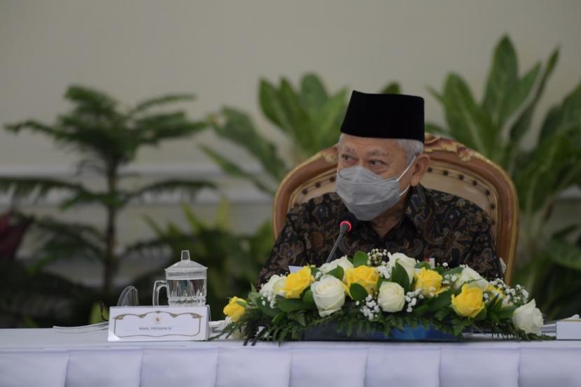 Wakil Presiden KH Ma'ruf Amin. Menerima Komite Nasional Ekonomi dan Keuangan Syariah (KNEKS) secara virtual pada Rabu (20/1). Wapres membahas persiapan peluncuran gerakan nasional wakaf tunai.