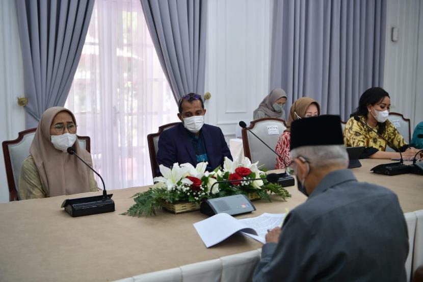 Wakil Presiden Maruf Amin saat menerima Koalisi Sipil untuk Undang-undang Perlindungan PRT di rumah dinas Wapres, Jakarta, Rabu (31/8). 