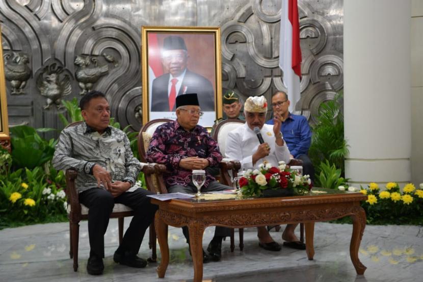 Wakil Presiden Maruf Amin saat menerima Panitia Pelaksana Pekan Kerukunan Internasional dan Konferensi FKUB se-Indonesia di Kantor Wakil Presiden, Jakarta, Selasa (10/3).(dok. Setwapres)