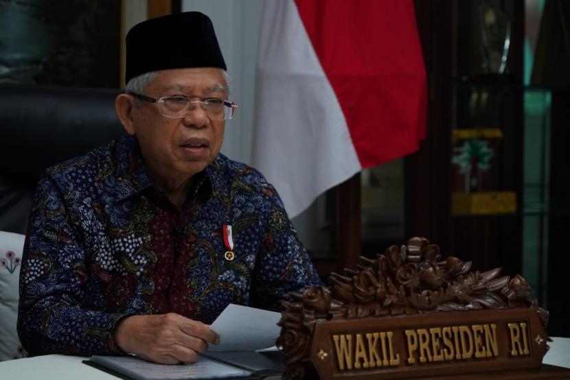 Wakil Presiden Ma'ruf Amin menyingung adanya disharmonisasi aturan hukum tentang ekonomi syariah di Indonesia.