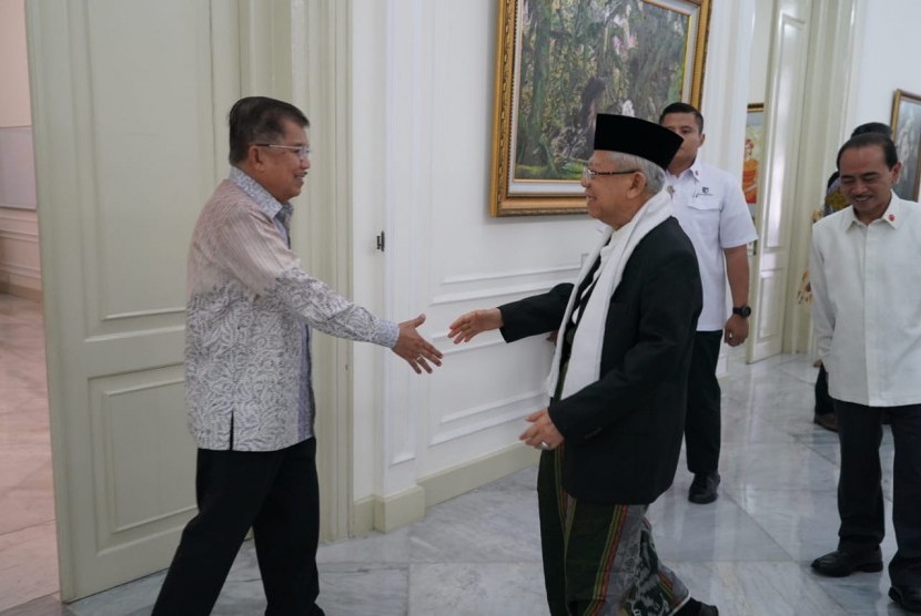 Wakil Presiden RI, Jusuf Kalla bertemu dengan Wakil Presiden terpilih, Ma'ruf Amin di Kantor Wakil Presiden, Jumat (3/10). 