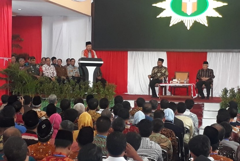 Wakil Presiden RI Jusuf Kalla meresmikan sembilan gedung fasilitas Pesantren Modern Internasional (PMI) Dea Malela di Sumbawa, Nusa Tenggara Barat (NTB), Sabtu (3/8).