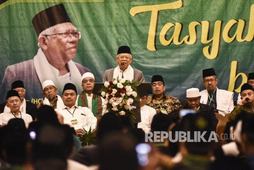 Wakil Presiden RI terpilih Ma'ruf Amin memberikan sambutan pada acara Tasyakur Kebangsaan Bersama Ulama di Hotel Horison, Kota Bandung, Jumat (30/8). 