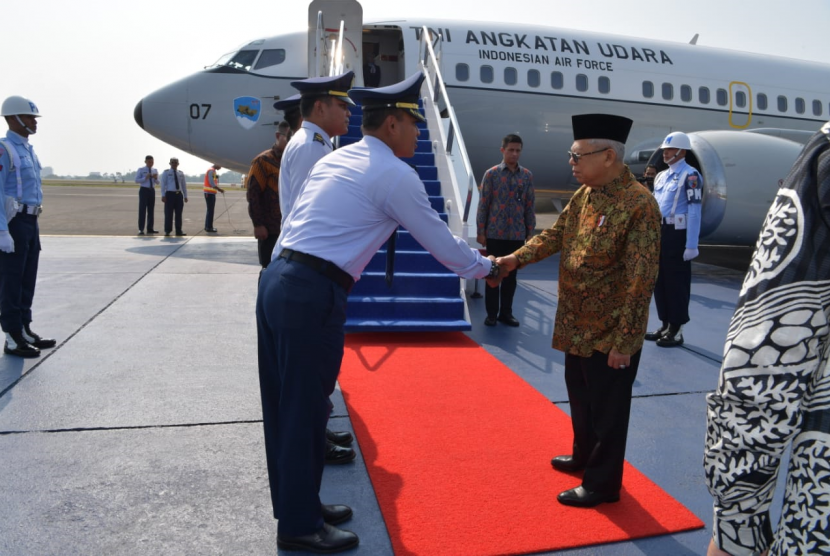 Wakil Presiden (Wapres) KH Ma'ruf Amin bertolak ke Bandung untuk membuka secara resmi World Zakat Forum (WZF) Conference di Bandung, Selasa (5/11) pagi ini. 