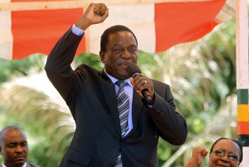 Wakil Presiden Zimbabwe yang dipecat Emmerson Mnangagwa.
