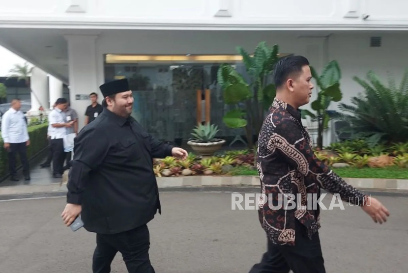 Wakil Sekretaris Jenderal (Wasekjen) DPP Partai Gerindra sekaligus cucu dari Presiden Sukarno, Muhammad Mahardhika Putra di Kompleks Istana Kepresidenan, Jakarta Pusat, Senin (25/11/2024).