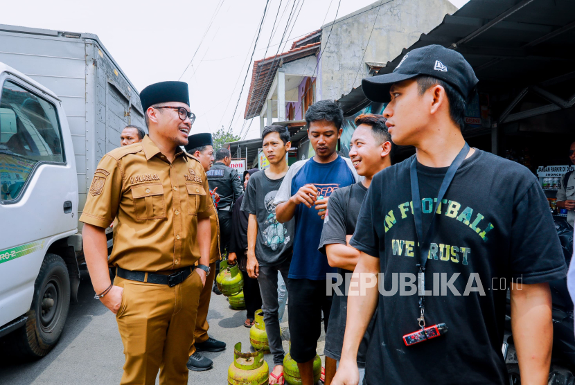 Wakil Wali Kota Tangerang Selatan Pilar Saga tinjau distribusi LPG 3 Kg.