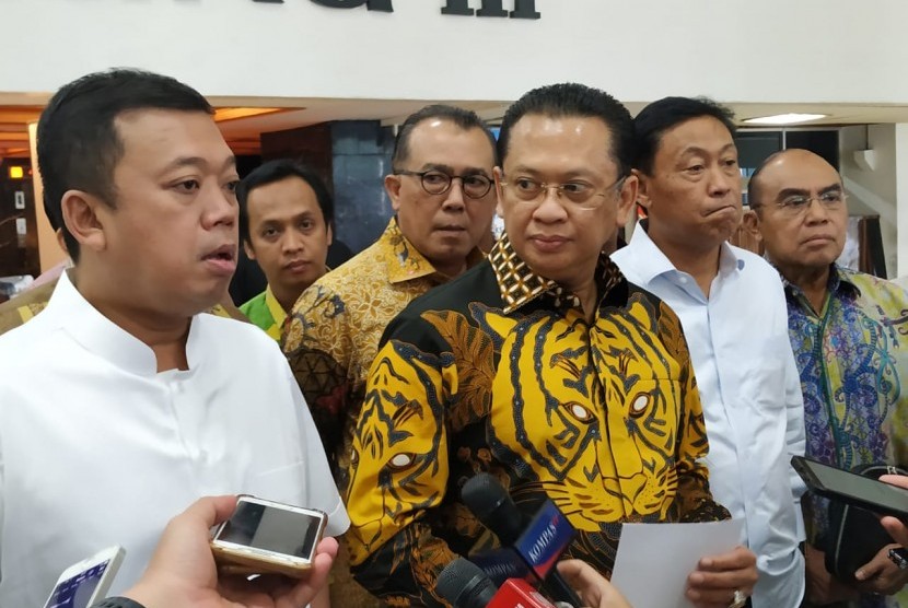 Wakorbid Pratama Partai Golkar Bambang Soesatyo (Bamsoet) menyampaikan deklarasi untuk maju sebagai calon ketua umum Partai Golkar periode 2019-2024 di Kompleks Parlemen Senayan, Jakarta, Jumat, (22/11). 