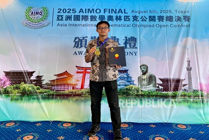 Waldo Immanuel Malik, siswa SMA Unggulan Rushd, berhasil membawa pulang medali emas dalam ajang Asia International Mathematical Olympiad (AIMO) 2025 yang digelar di Jepang.
