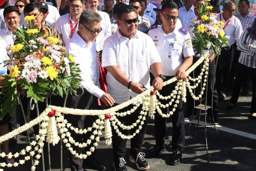 Wali Kota Balikpapan Rizal Effendi bersama jajaran direksi Sinar Mas Land, pada Senin (24/2) meresmikan Jalan Sinar Mas Land Boulevar. 