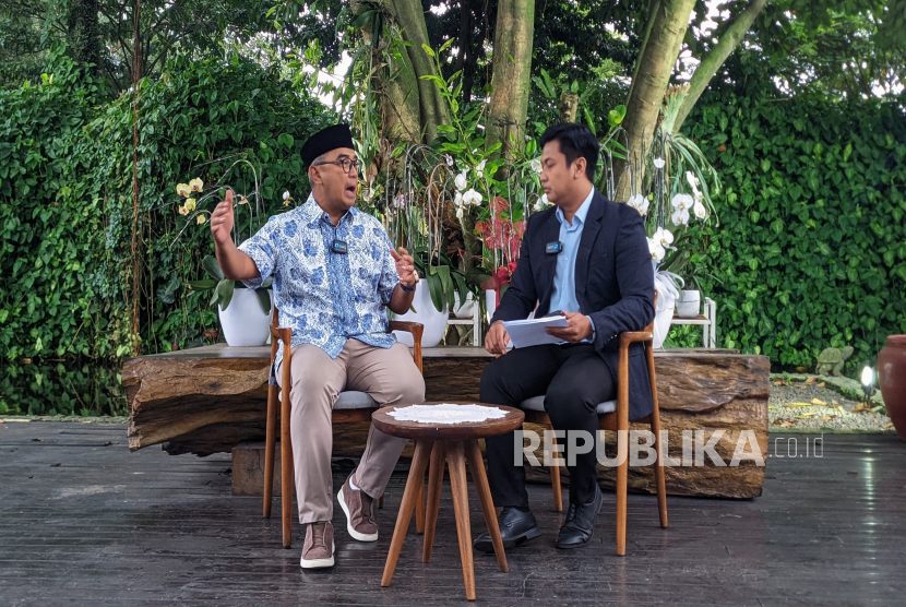 Wali Kota Bandung Muhammad Farhan memastikan pelaksanaan Sistem dalam program Siaran Bareng Pak Wali yang ditayangkan oleh TVRI Jawa Barat.