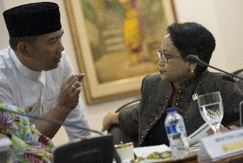 Wali Kota Bandung Ridwan Kamil  bertemu Menlu Retno Marsudi.