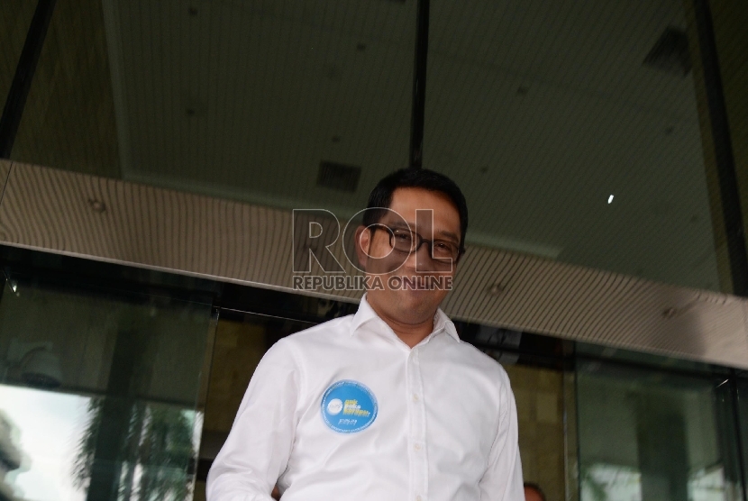  Wali Kota Bandung Ridwan Kamil keluar gedung KPK usai konferensi pers Festival Anti Korupsi di Kantor KPK, Jakarta, Selasa (24/11).  (Republika/Yasin Habibi)